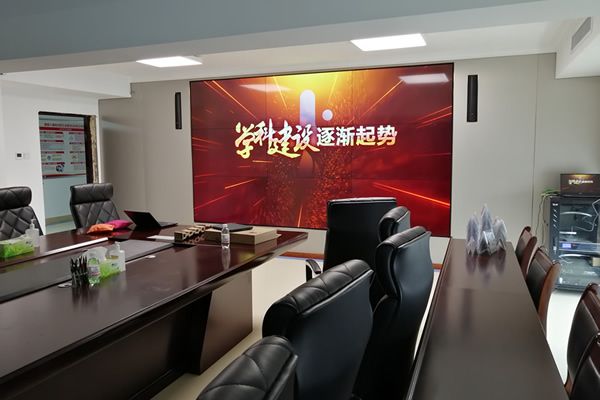 無縫拼接屏與0.88mm液晶拼接屏哪款顯示效果更好？