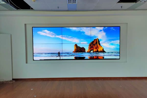 液晶拼接屏廠(chǎng)家直銷(xiāo)有什么優(yōu)勢(shì)