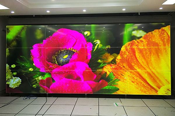 商場(chǎng)用LED全彩屏好還是無(wú)縫拼接屏好？