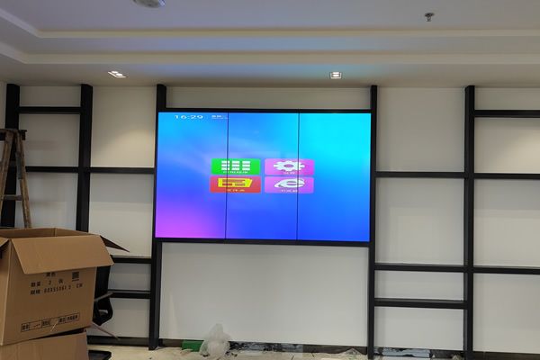 拼接屏的特點(diǎn)與采購(gòu)注意事項(xiàng)