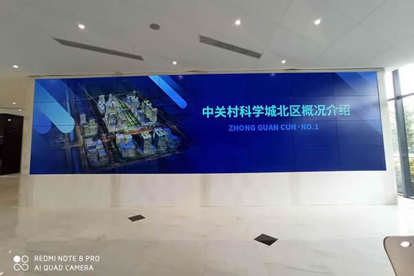 拼接屏是怎樣實(shí)現(xiàn)不變形拼接顯示的？