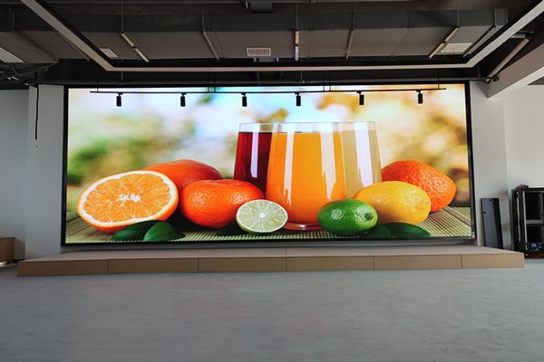 舞臺背景墻大屏怎么定制，舞臺LED顯示屏方案設(shè)計(jì)