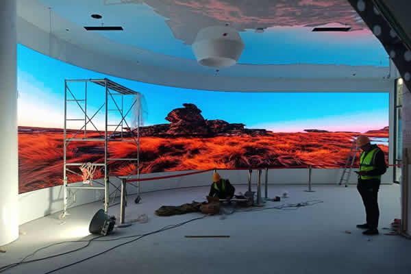 多媒體展廳LED顯示屏尺寸多大合適，用哪種規(guī)格的好?