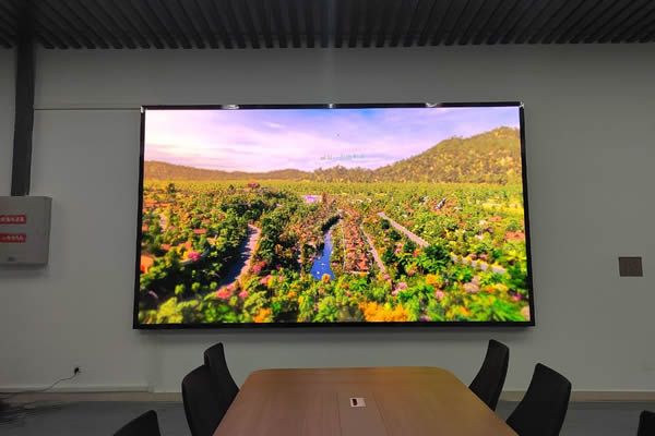 LED顯示屏和拼接屏兩者之間的區(qū)別有哪些，選擇哪種顯示大屏好？