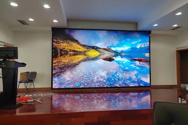 會議室大屏使用會議一體機好，還是LED顯示好？