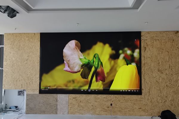 大型會(huì)議室用哪種顯示屏好？