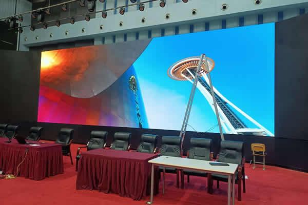 會(huì)議室的顯示屏幕要做多大合適？