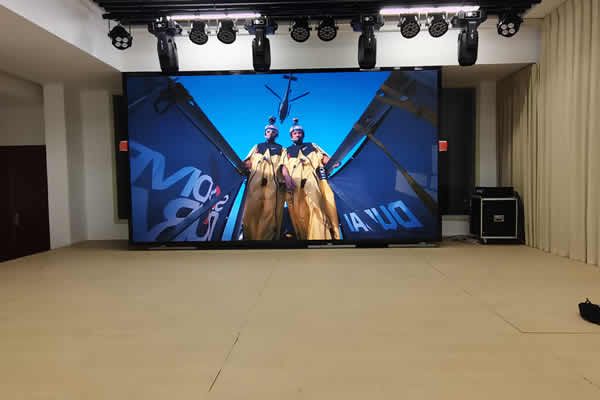 LED顯示屏可以當電視看嗎，多少錢一平方？