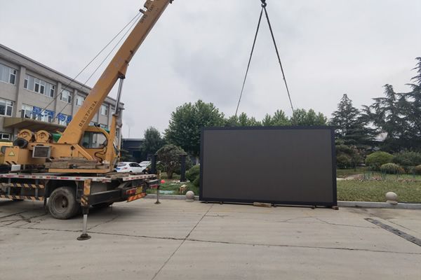 廣場(chǎng)LED大屏用哪種規(guī)格？