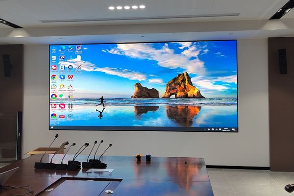 p1.53全彩led顯示屏適合在會議室開會使用嗎？